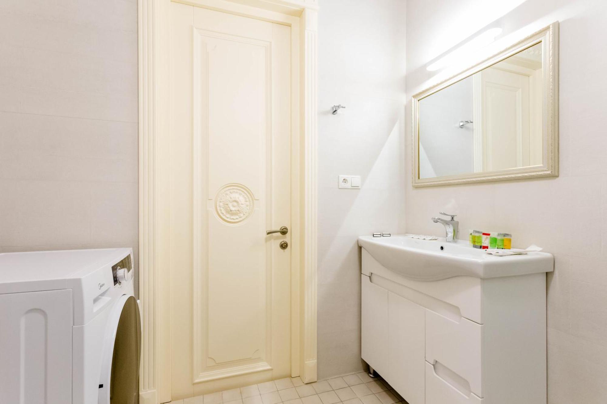 Central Comfort Place L 트빌리시 외부 사진